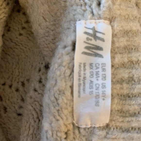 H&M sweater - Picture 2 of 2
